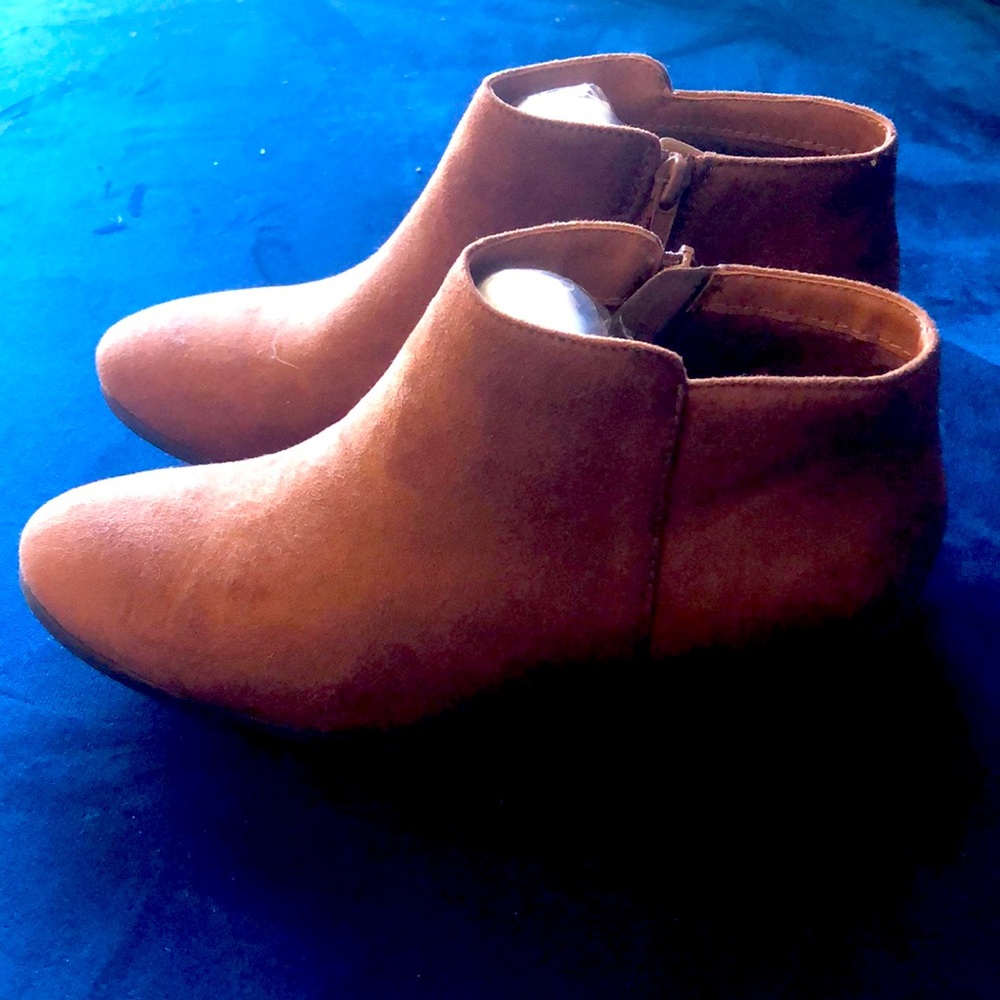 NWOT cognac suede ankle boots